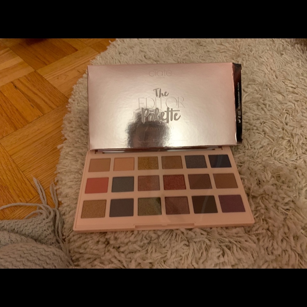 Eyeshadow palette
